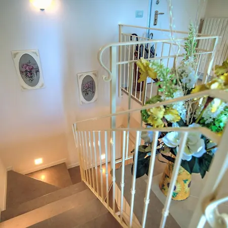 Lucia Riviera Dei Fiori Pool - Happy Villa