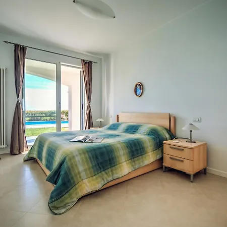 Lucia Riviera Dei Fiori, Sea-view And Pool ヴィラ サンレモ