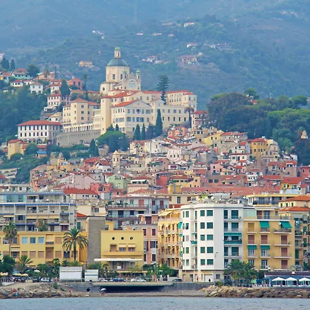 Lucia Riviera Dei Fiori, Sea-view And Pool *